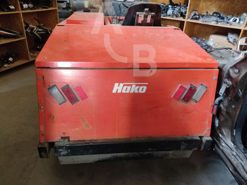 Hako Jonas 1500 - Возило за метење: слика 5 Hako Jonas 1500 - Возило за метење: слика 5