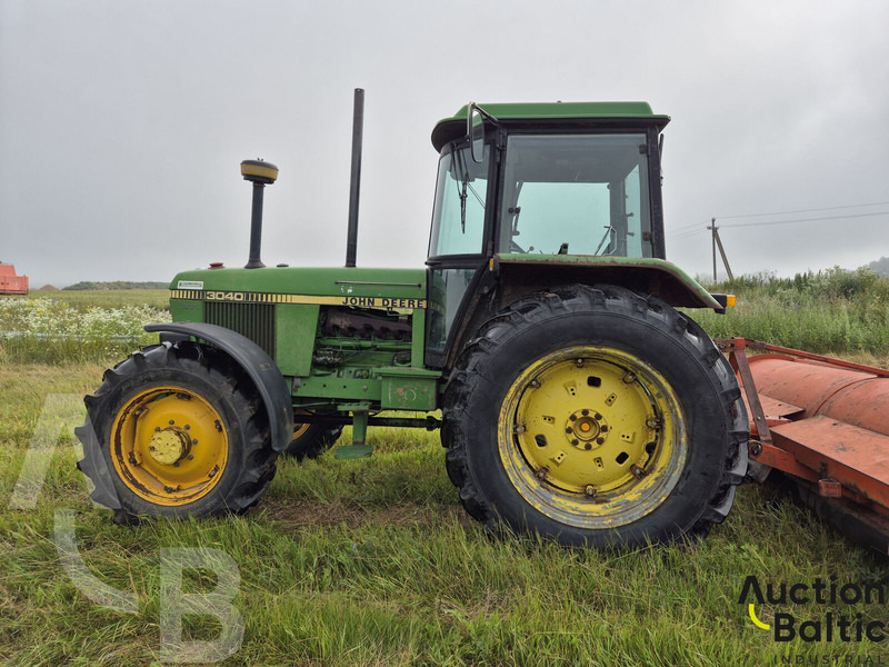 John Deere MFWD - Трактор: слика 3 John Deere MFWD - Трактор: слика 3
