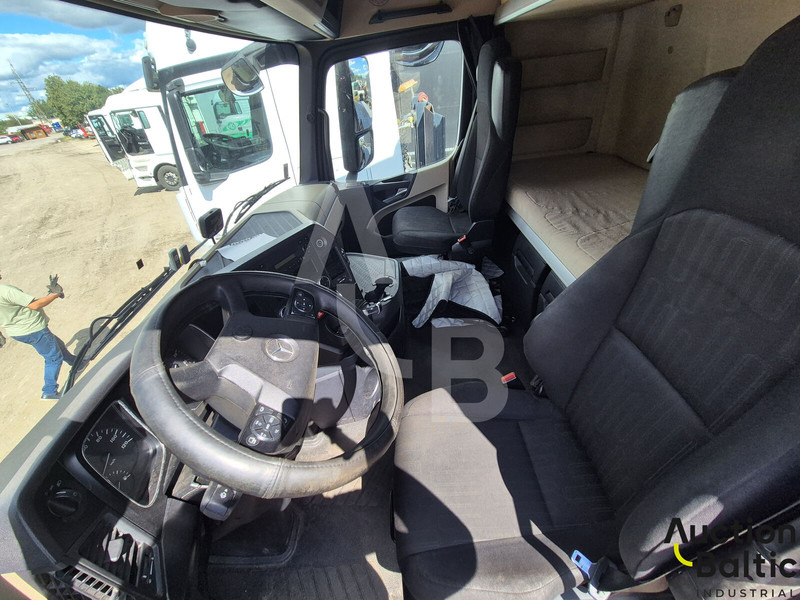 Камион влекач Mercedes-Benz Actros 1845: слика 6