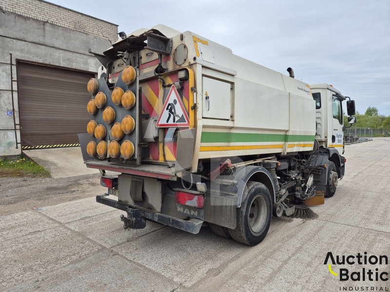 MAN TGM15.250 4X2 BL - Возило за метење: слика 3 MAN TGM15.250 4X2 BL - Возило за метење: слика 3