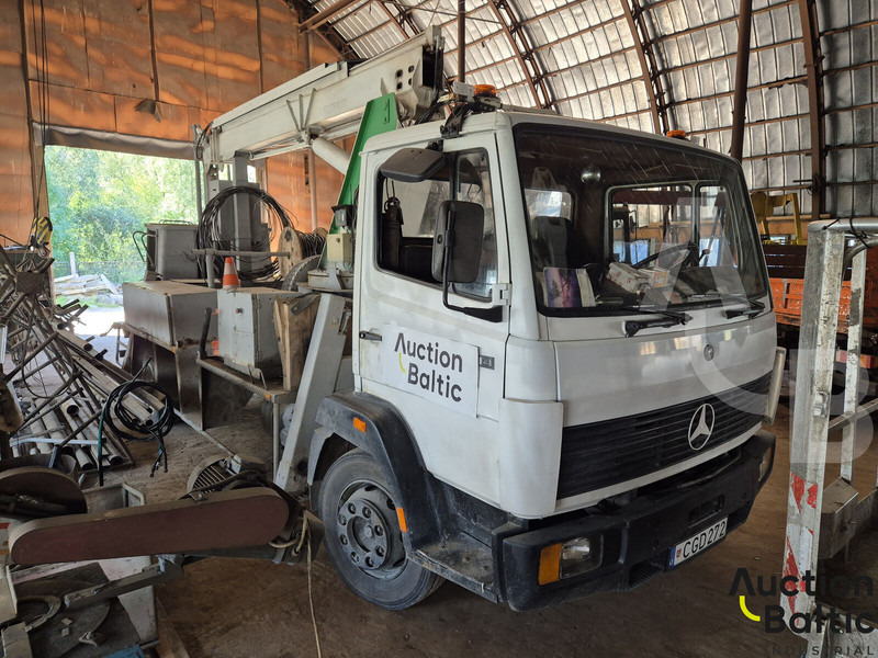 Mercedes-Benz 1114 - Камион со подигачка кошница: слика 2 Mercedes-Benz 1114 - Камион со подигачка кошница: слика 2