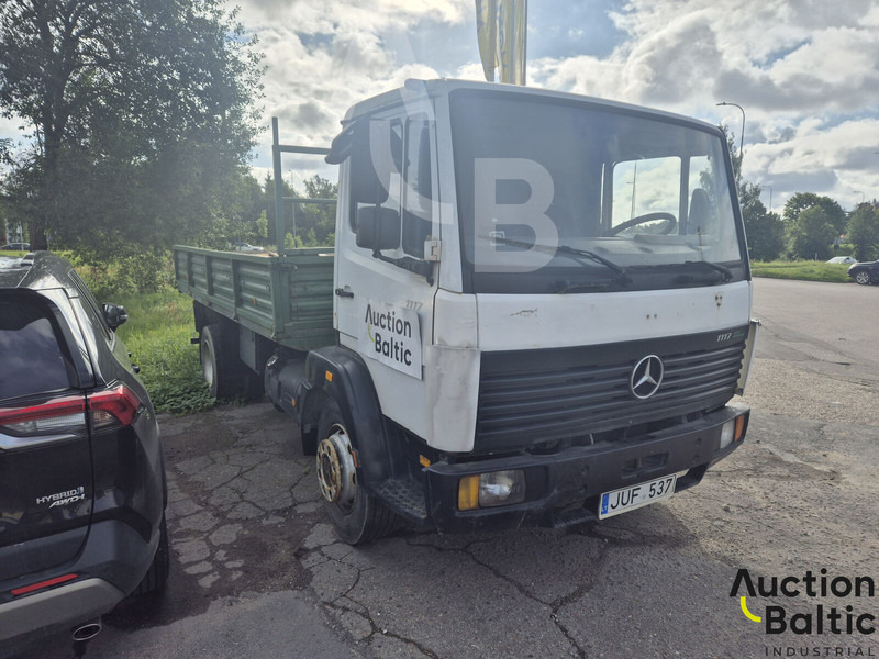 Mercedes-Benz 1117 - Камион со платформа: слика 2 Mercedes-Benz 1117 - Камион со платформа: слика 2