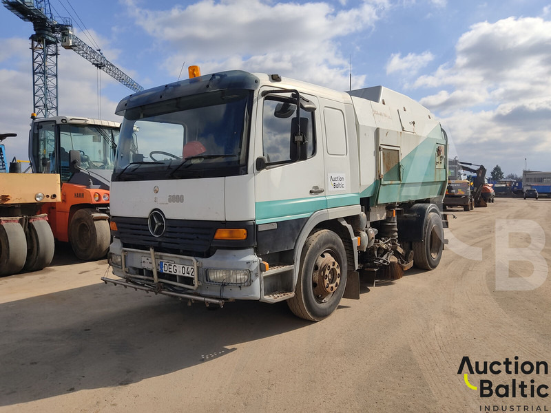 Mercedes-Benz 1517 - Возило за метење: слика 1 Mercedes-Benz 1517 - Возило за метење: слика 1