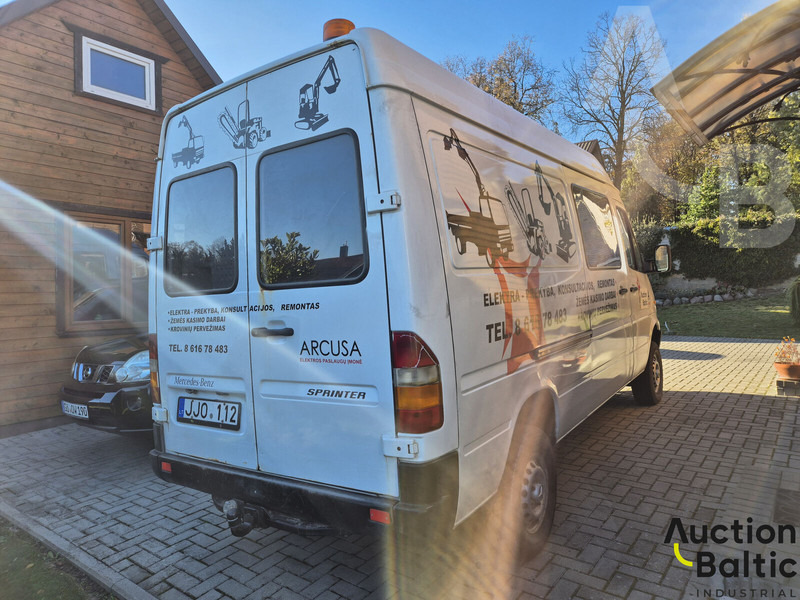 Mercedes-Benz 300-serie 312 D - Товарно комбе: слика 4 Mercedes-Benz 300-serie 312 D - Товарно комбе: слика 4