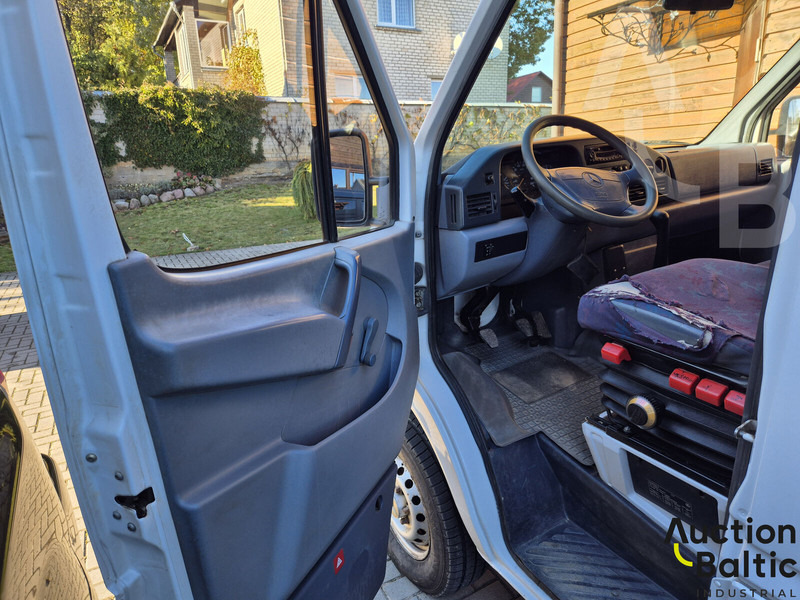 Mercedes-Benz 300-serie 312 D - Товарно комбе: слика 5 Mercedes-Benz 300-serie 312 D - Товарно комбе: слика 5