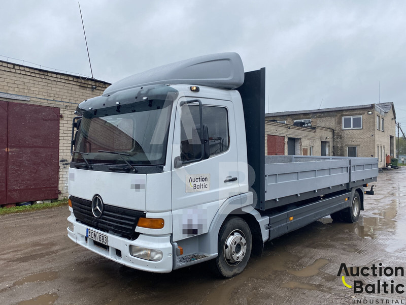 Mercedes-Benz 815 - Камион со платформа: слика 1 Mercedes-Benz 815 - Камион со платформа: слика 1