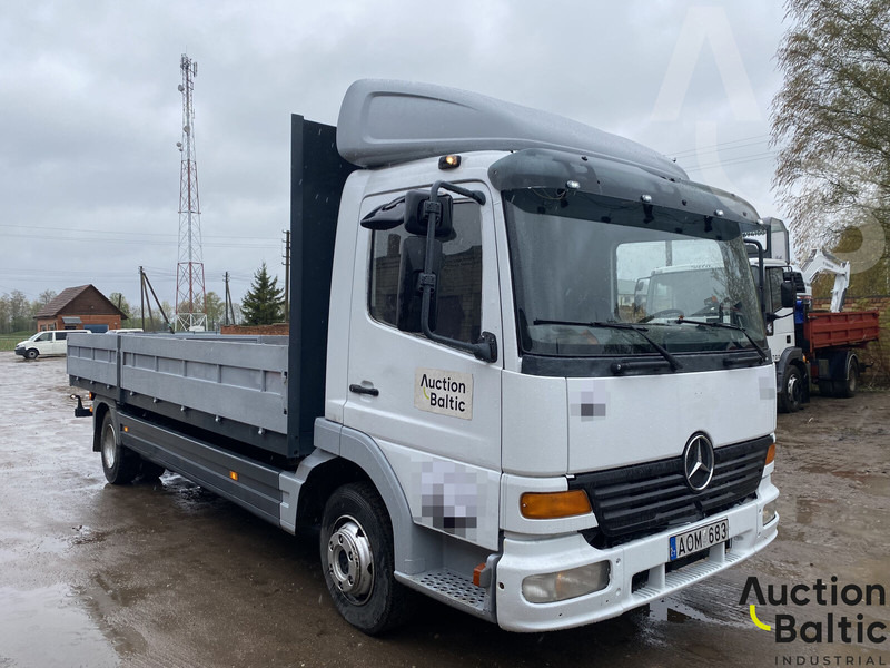 Mercedes-Benz 815 - Камион со платформа: слика 2 Mercedes-Benz 815 - Камион со платформа: слика 2