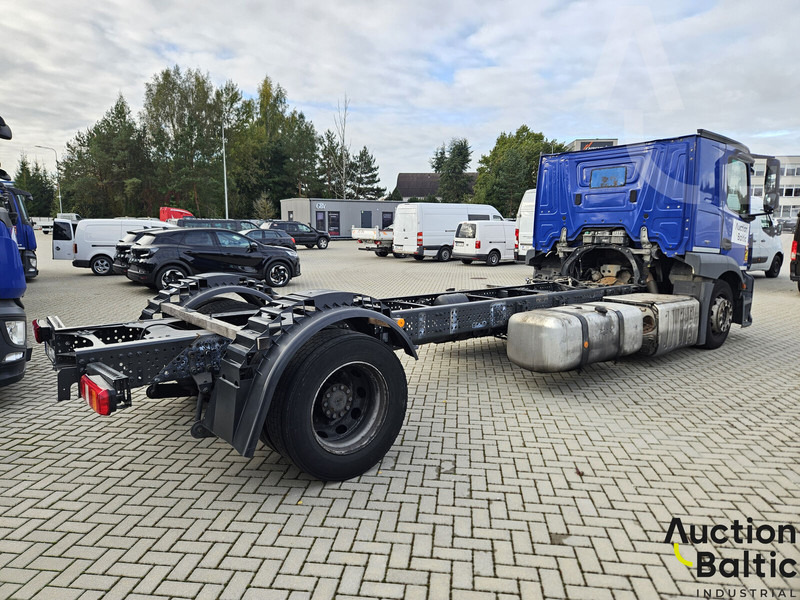 Mercedes-Benz Actros 1843 - Камион со кабинска шасија: слика 4 Mercedes-Benz Actros 1843 - Камион со кабинска шасија: слика 4