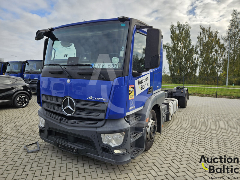 Mercedes-Benz Actros 1843 - Камион со кабинска шасија: слика 1 Mercedes-Benz Actros 1843 - Камион со кабинска шасија: слика 1