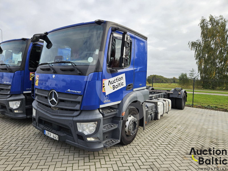 Mercedes-Benz Actros 1843 - Камион со кабинска шасија: слика 1 Mercedes-Benz Actros 1843 - Камион со кабинска шасија: слика 1