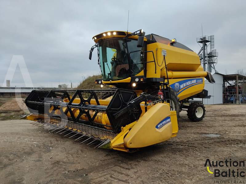 New Holland TC 5.90 - Комбајн: слика 1 New Holland TC 5.90 - Комбајн: слика 1