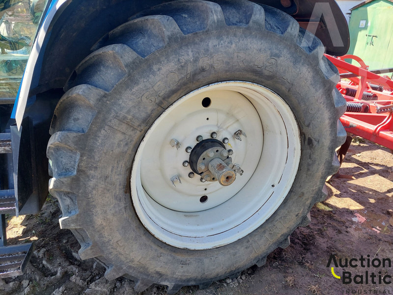 Трактор New Holland TM 190: слика 13