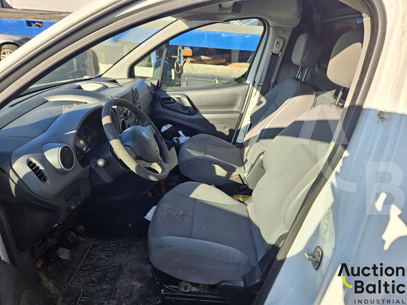 Peugeot Partner - Мало комбе: слика 5 Peugeot Partner - Мало комбе: слика 5