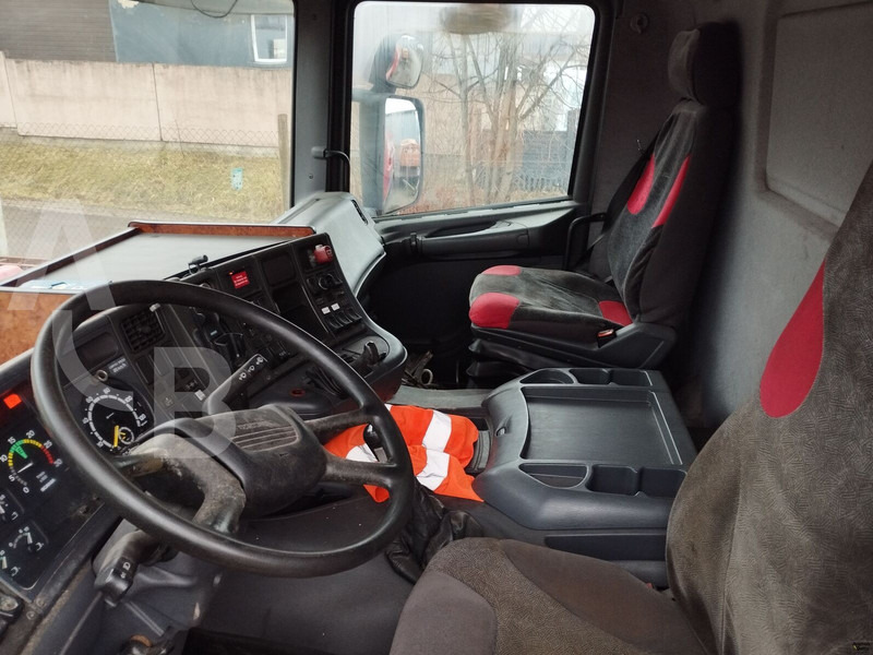 Камион цистерна за транспорт на гориво Scania B4X2 ATL: слика 6