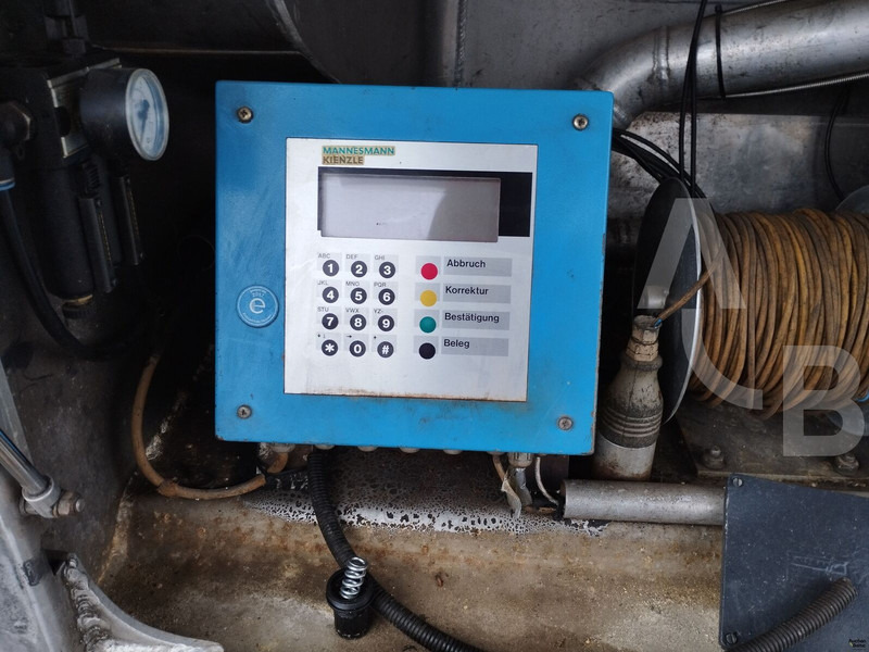 Камион цистерна за транспорт на гориво Scania B4X2 ATL: слика 17