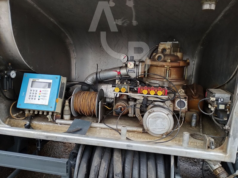 Камион цистерна за транспорт на гориво Scania B4X2 ATL: слика 13