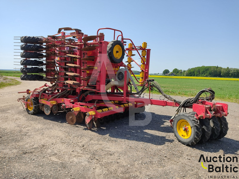 Vaderstad RapidA600S - Комбајнска семенска дупчалка: слика 2 Vaderstad RapidA600S - Комбајнска семенска дупчалка: слика 2