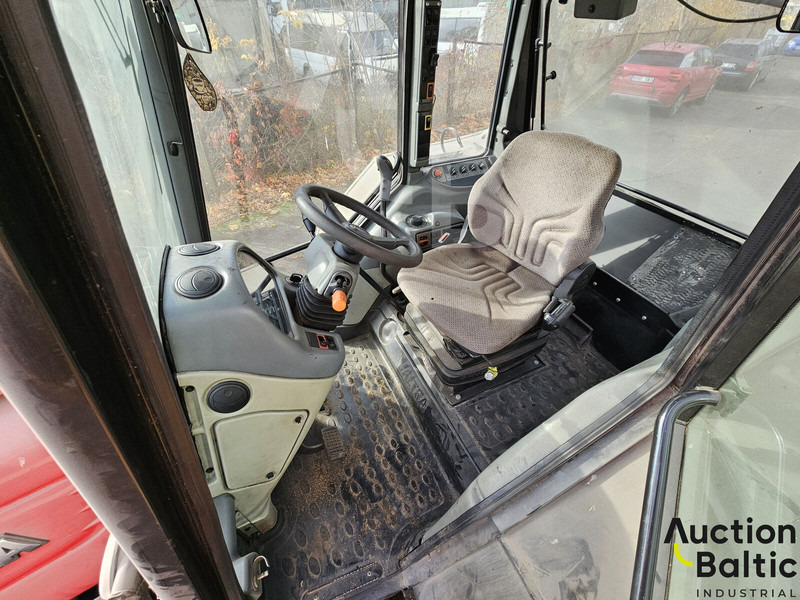 Трактор Valtra A 93H: слика 6