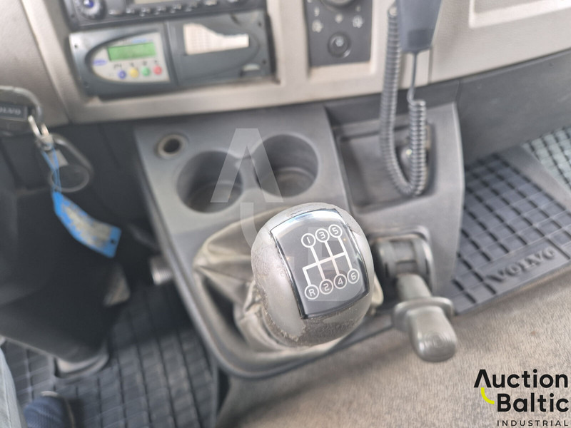 Камион ладилник Volvo FL240: слика 11