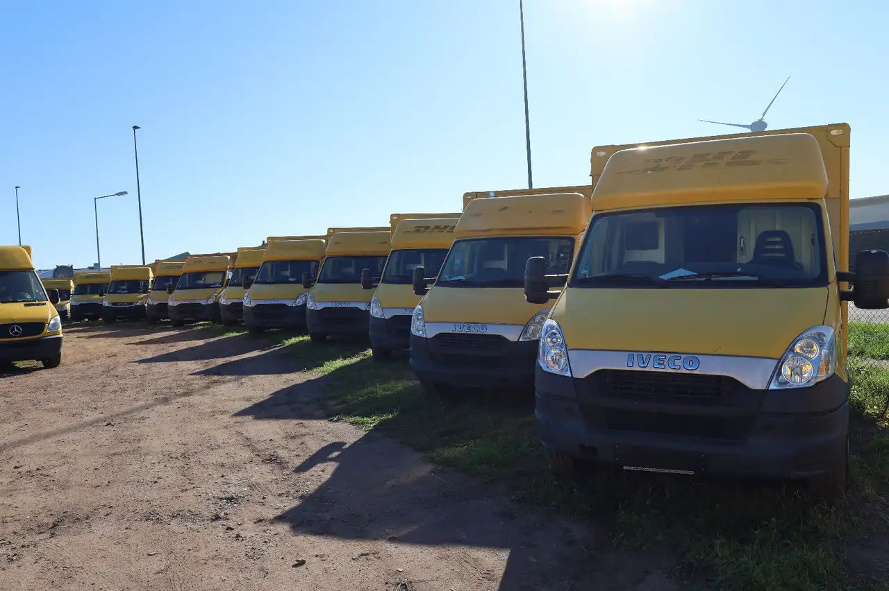Iveco Daily/ Regalsystem/Luftfeder/KURZ/1. Hand - Комбе фургон: слика 1 Iveco Daily/ Regalsystem/Luftfeder/KURZ/1. Hand - Комбе фургон: слика 1