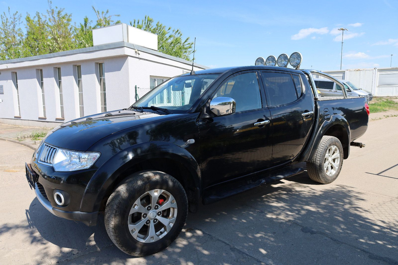 Mitsubishi L200 Invite 2.5 DI - SUV: слика 2 Mitsubishi L200 Invite 2.5 DI - SUV: слика 2