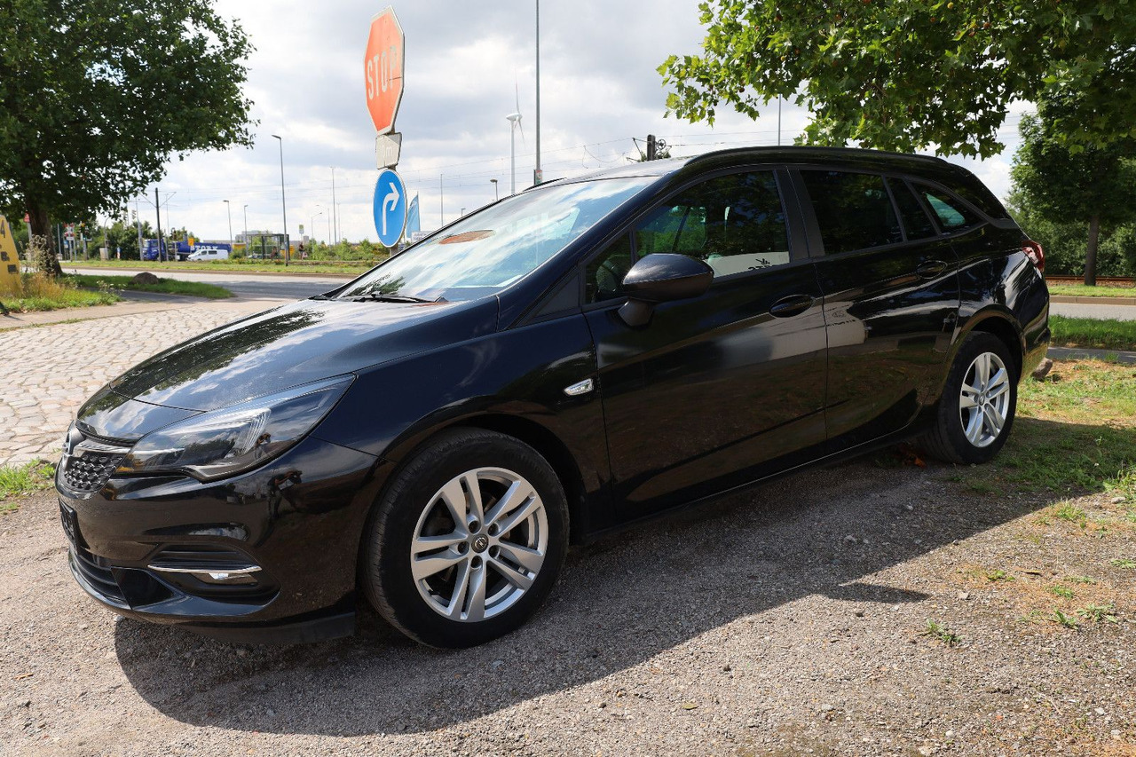 Opel Astra K Sports Tourer Business Start/Stop - Караван: слика 1 Opel Astra K Sports Tourer Business Start/Stop - Караван: слика 1