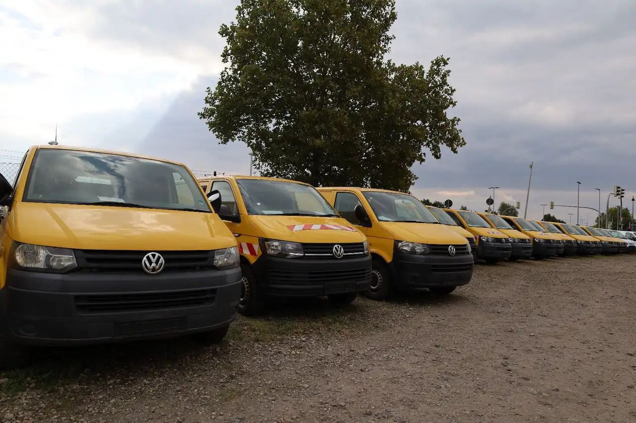 Volkswagen T5 Transporter/ 2.0 TDI/EU5/Werkstattfahrzeug - Товарно комбе, Комунално/ Специјално возило: слика 1 Volkswagen T5 Transporter/ 2.0 TDI/EU5/Werkstattfahrzeug - Товарно комбе, Комунално/ Специјално возило: слика 1