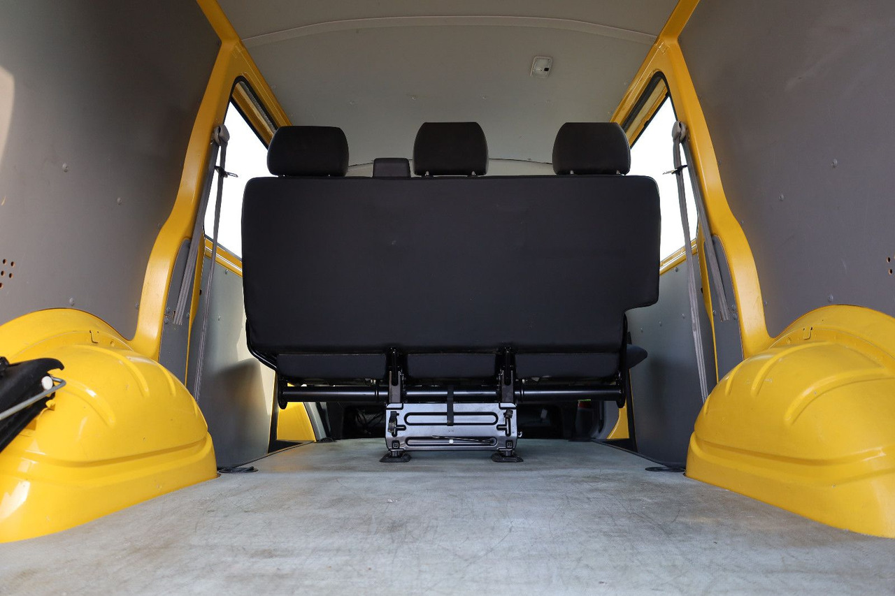 Volkswagen T5 Transporter Kasten-Kombi 2.0 TDI/EU5/5-Sitze - Патничко комбе: слика 5 Volkswagen T5 Transporter Kasten-Kombi 2.0 TDI/EU5/5-Sitze - Патничко комбе: слика 5