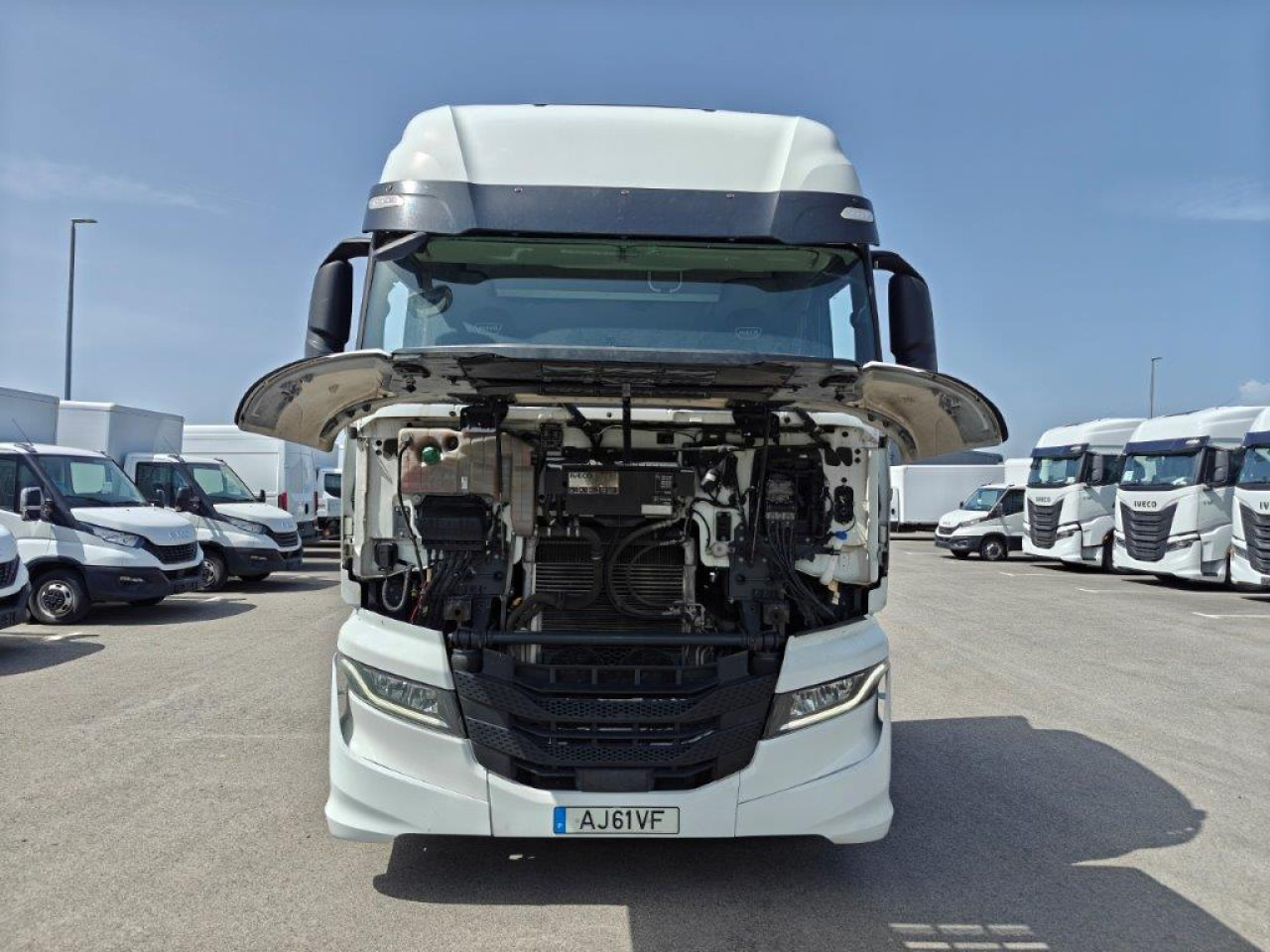 IVECO Stralis AS440S46T/P2LNG Euro6 Intarder Klima - Камион влекач: слика 2 IVECO Stralis AS440S46T/P2LNG Euro6 Intarder Klima - Камион влекач: слика 2