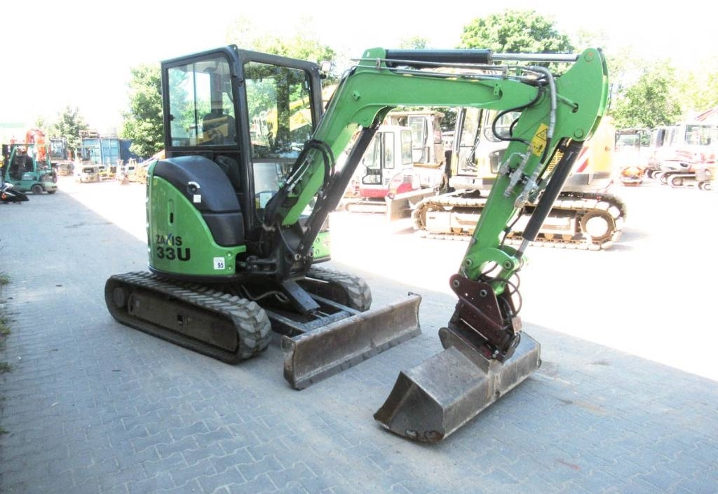 Hitachi ZX33U-6 Powertilt - Мини багер: слика 2 Hitachi ZX33U-6 Powertilt - Мини багер: слика 2