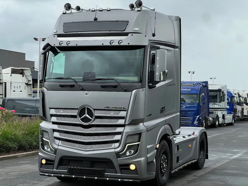 Mercedes-Benz Actros 1863 GIGASPACE*ACTROS L 1863*Full OPTIONS* - Камион влекач: слика 1 Mercedes-Benz Actros 1863 GIGASPACE*ACTROS L 1863*Full OPTIONS* - Камион влекач: слика 1
