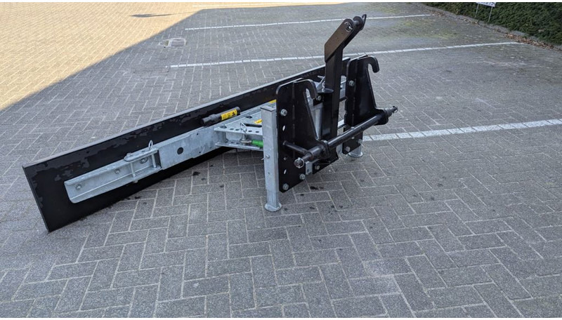 Zocon Rubberschuif 2.80 mtr Giant + 3-punts - Опрема за добиток: слика 3 Zocon Rubberschuif 2.80 mtr Giant + 3-punts - Опрема за добиток: слика 3