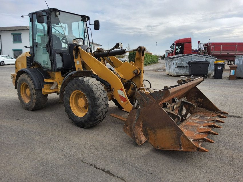CATERPILLAR 908H - Натоварувач на тркала: слика 3 CATERPILLAR 908H - Натоварувач на тркала: слика 3