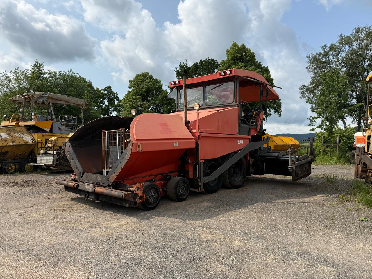 Demag-Dynapac DF135P powerfull 4-axle-paver - Асфалтен поплочувач: слика 3 Demag-Dynapac DF135P powerfull 4-axle-paver - Асфалтен поплочувач: слика 3