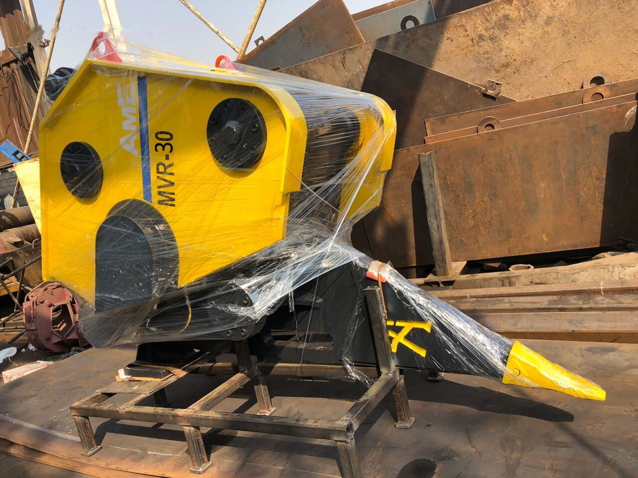 AME Vibro Ripper (MVR 30) - Нож за парање за Багер: слика 2 AME Vibro Ripper (MVR 30) - Нож за парање за Багер: слика 2