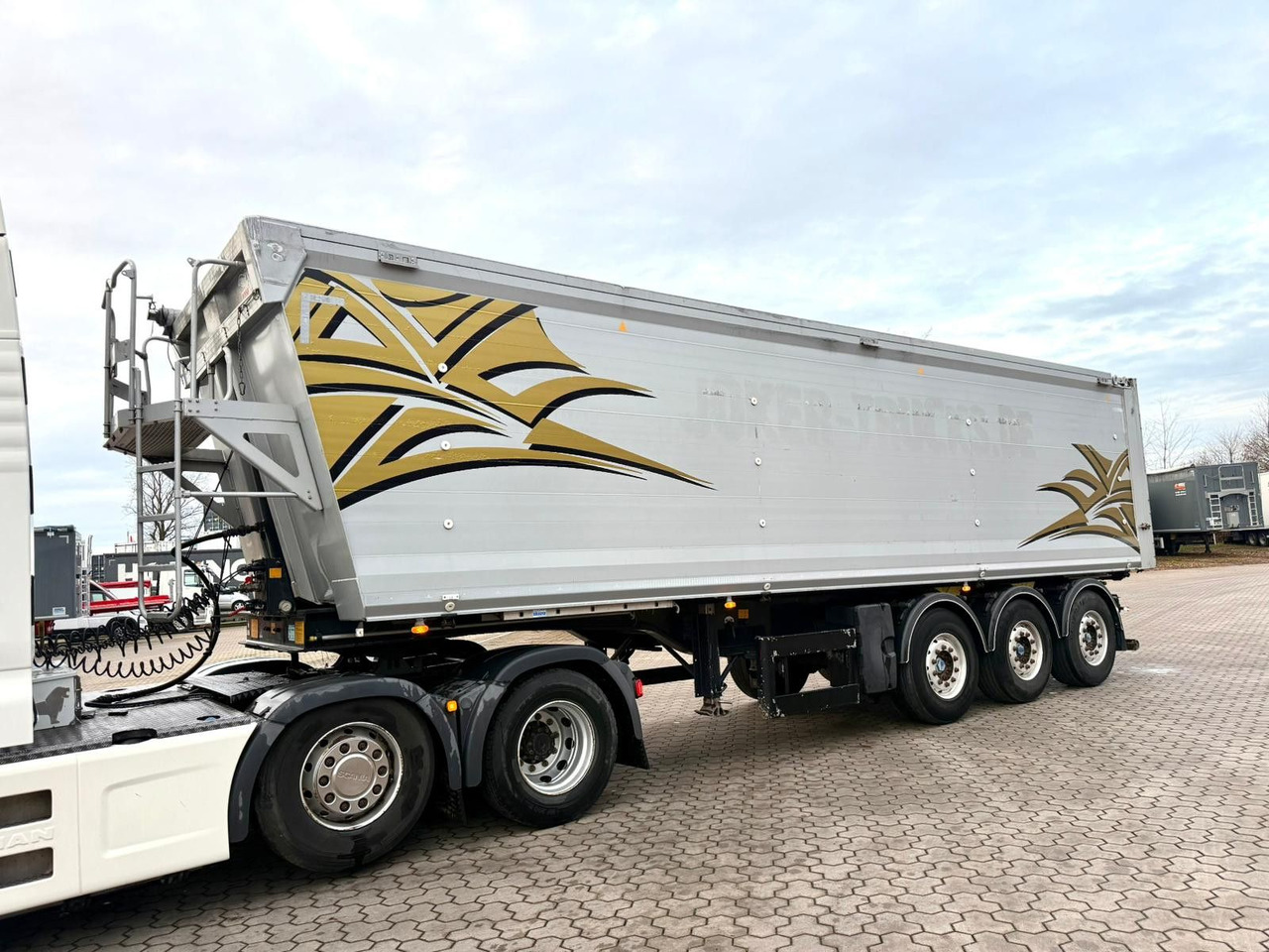 Benalu Bulkliner 95 Alu Kippmulde 51,5m³ - Кипер полуприколка: слика 2 Benalu Bulkliner 95 Alu Kippmulde 51,5m³ - Кипер полуприколка: слика 2