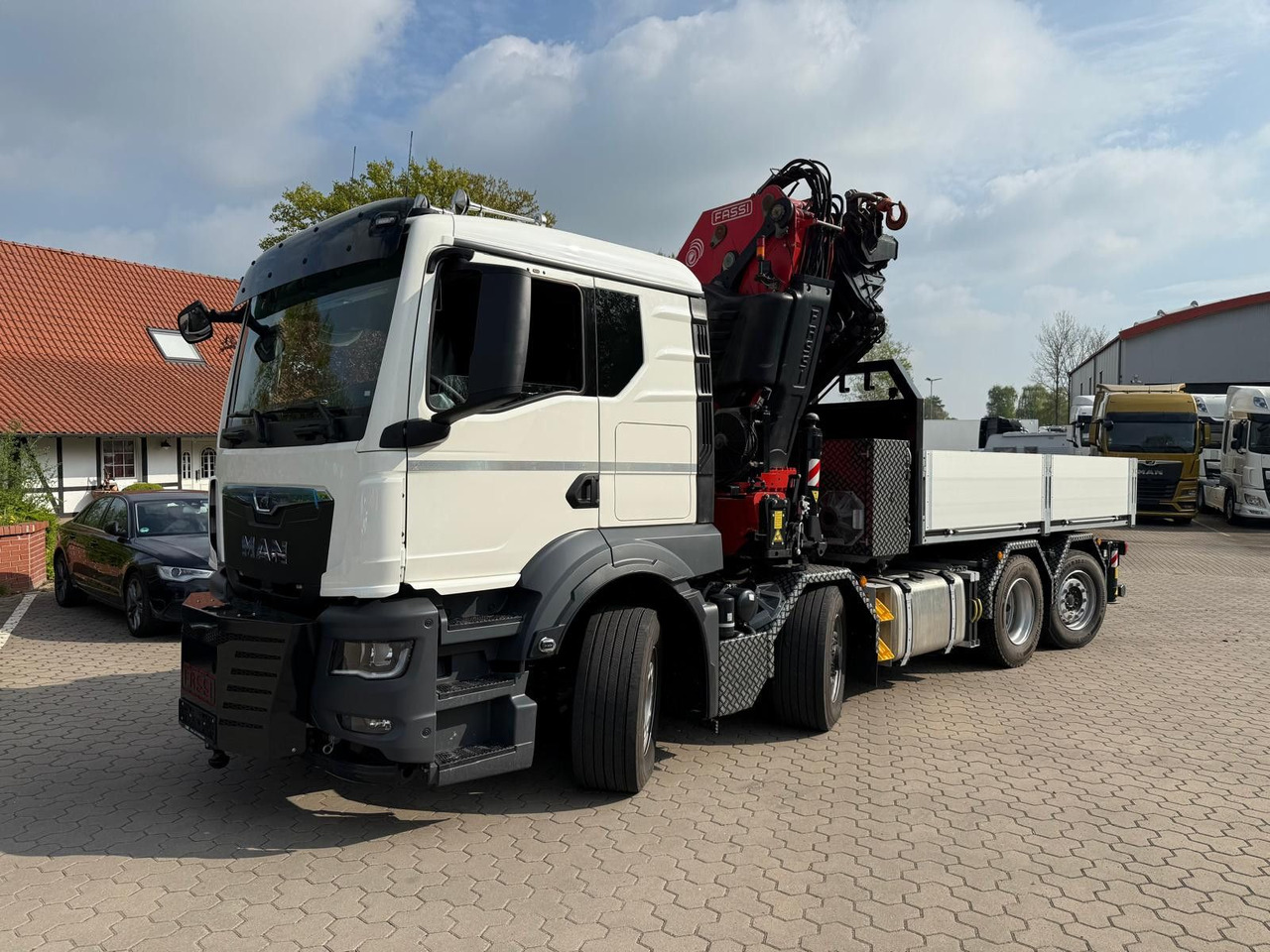MAN 35.520 8x4 Fassi F800 RA2.28 OHNE ABSTÜTZÜBERWA. - Камион влекач: слика 3 MAN 35.520 8x4 Fassi F800 RA2.28 OHNE ABSTÜTZÜBERWA. - Камион влекач: слика 3