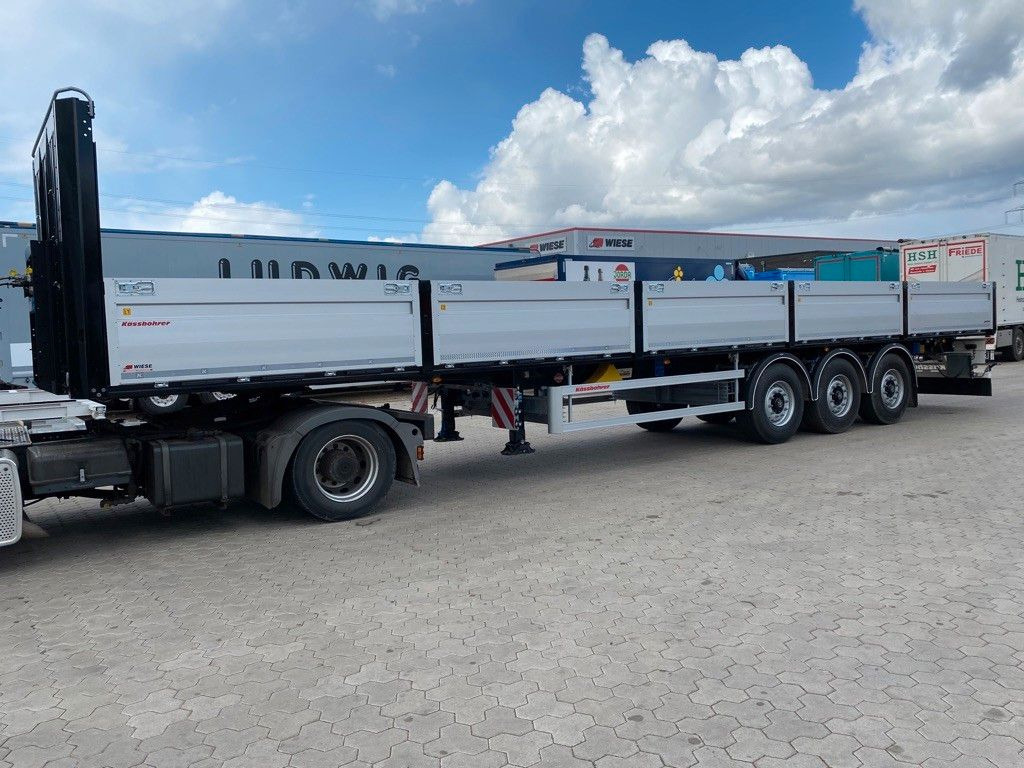 Kässbohrer Bordwandauflieger Twistlocks - Полуприколка платформа: слика 1 Kässbohrer Bordwandauflieger Twistlocks - Полуприколка платформа: слика 1