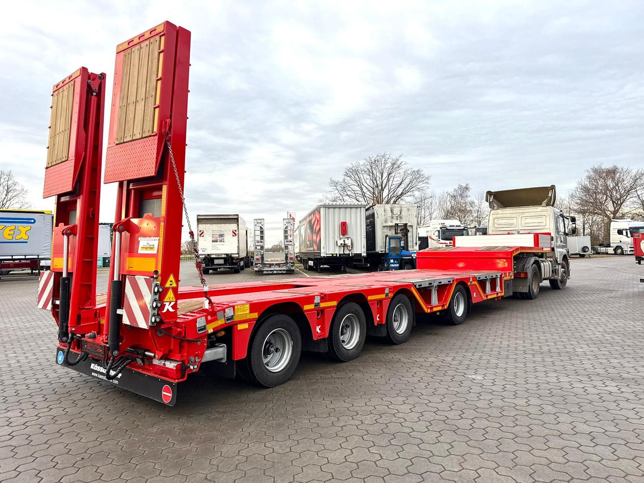 Kässbohrer K.SLA R 4 / 2N 18/40 Tieflader Radmulden tele - Полуприколка за низок утовар: слика 2 Kässbohrer K.SLA R 4 / 2N 18/40 Tieflader Radmulden tele - Полуприколка за низок утовар: слика 2