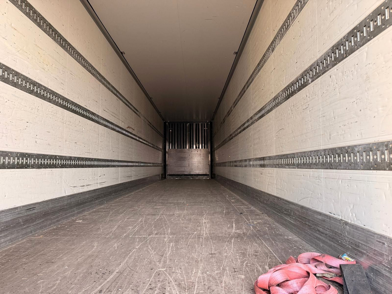 Krone SZ - Mega Koffer mit Rampenhalterung - Полуприколка сандучар: слика 5 Krone SZ - Mega Koffer mit Rampenhalterung - Полуприколка сандучар: слика 5