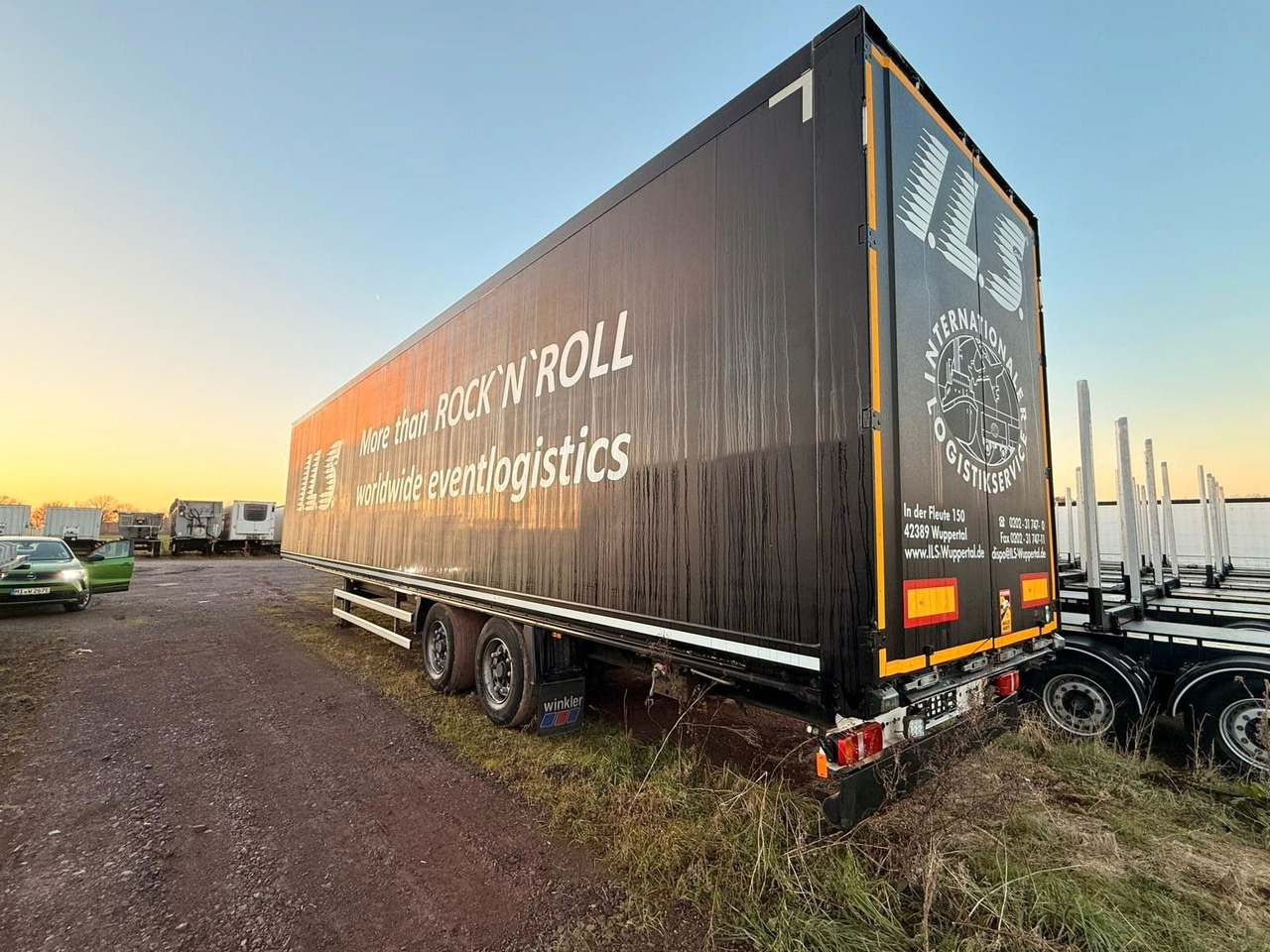 Krone SZ - Mega Koffer mit Rampenhalterung - Полуприколка сандучар: слика 3 Krone SZ - Mega Koffer mit Rampenhalterung - Полуприколка сандучар: слика 3