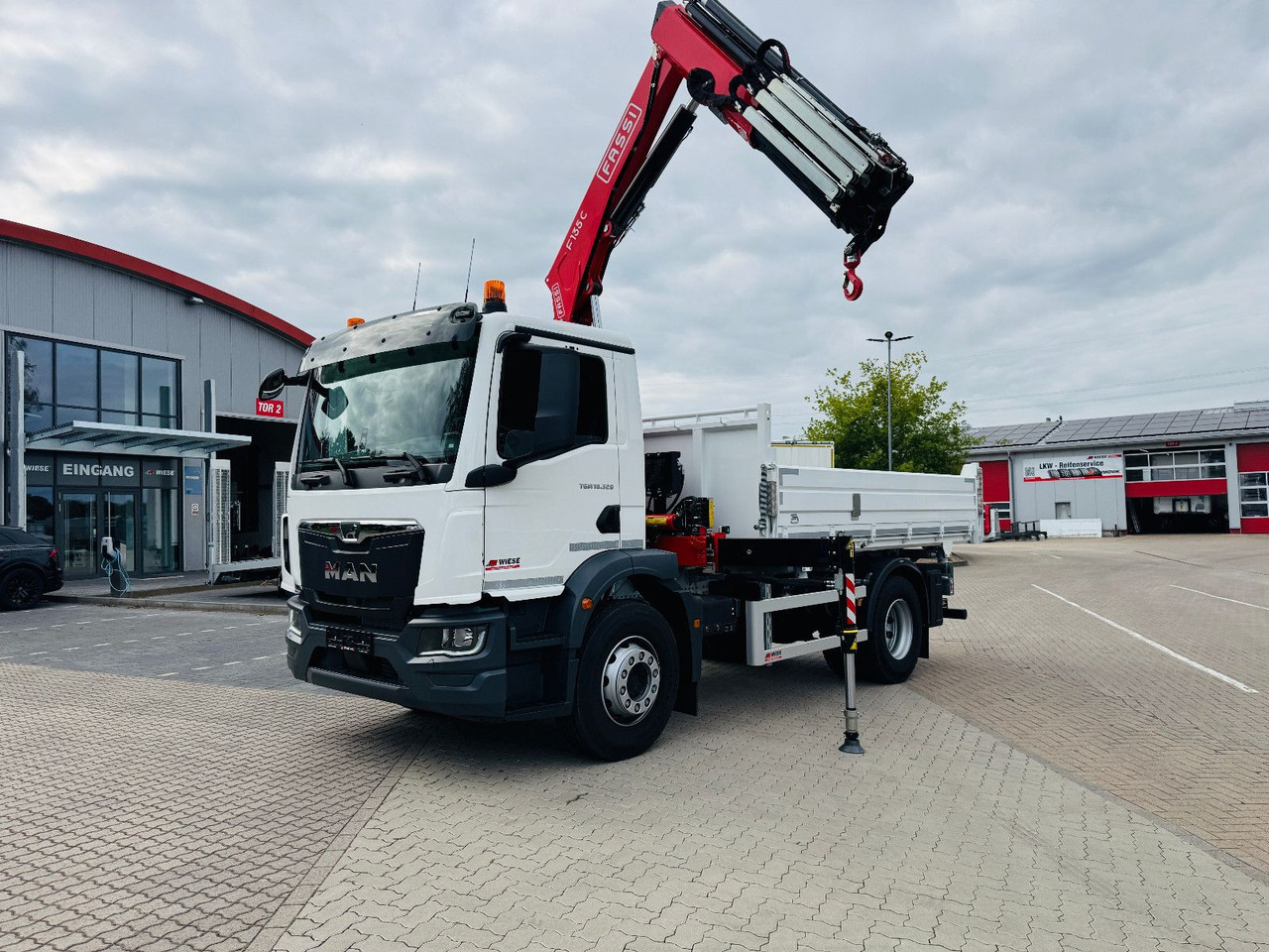 MAN 18.320 4x2 mit Fassi Ladekran Sofort Verfügbar - Кипер, Камион со кран: слика 3 MAN 18.320 4x2 mit Fassi Ladekran Sofort Verfügbar - Кипер, Камион со кран: слика 3