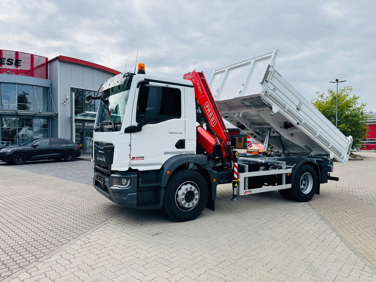 MAN 18.320 4x2 mit Fassi Ladekran Sofort Verfügbar - Кипер, Камион со кран: слика 1 MAN 18.320 4x2 mit Fassi Ladekran Sofort Verfügbar - Кипер, Камион со кран: слика 1