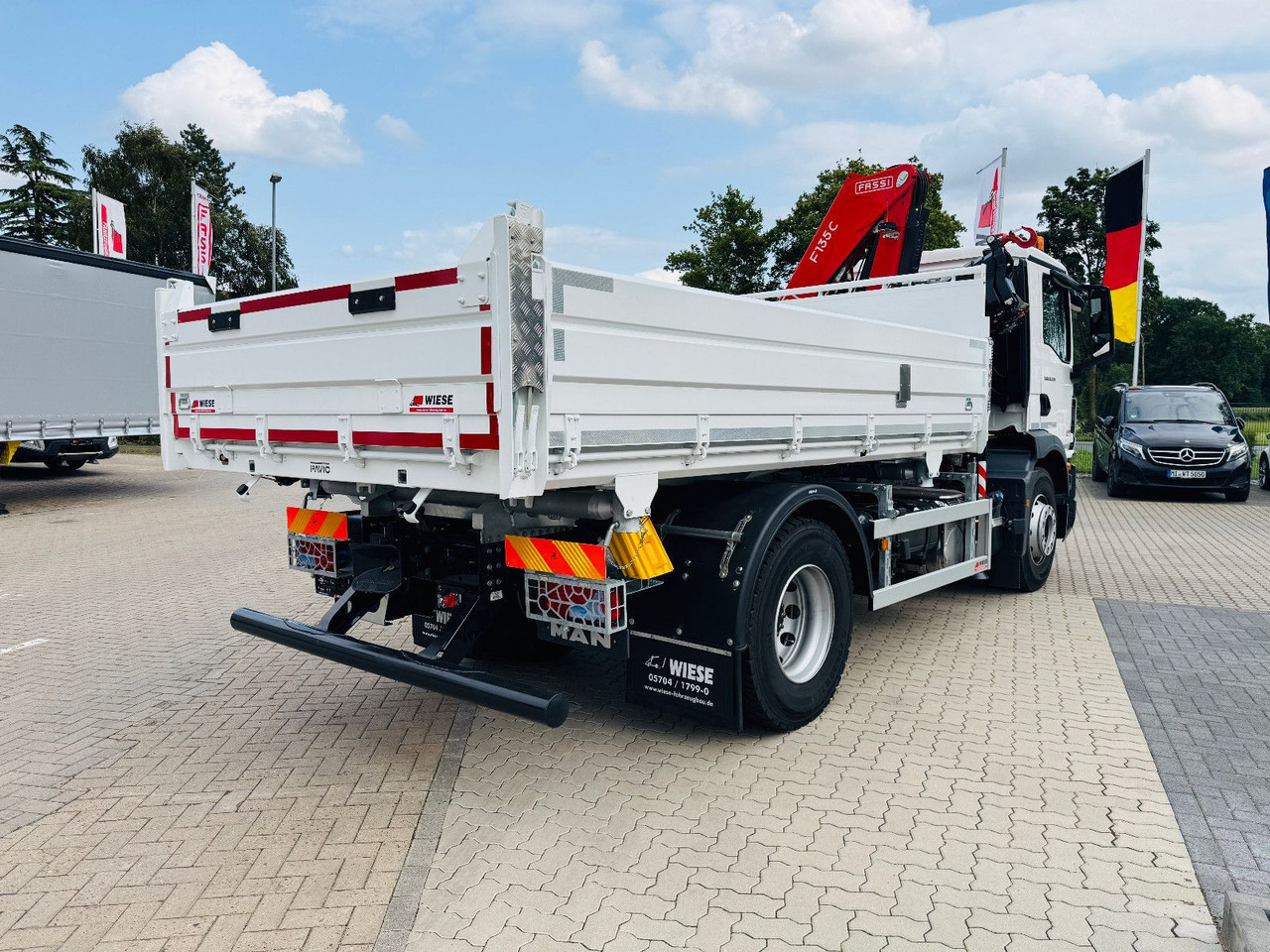 MAN 18.320 4x2 mit Fassi Ladekran Sofort Verfügbar - Кипер, Камион со кран: слика 3 MAN 18.320 4x2 mit Fassi Ladekran Sofort Verfügbar - Кипер, Камион со кран: слика 3
