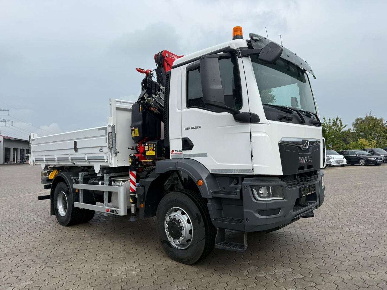 MAN 18.320 4x4 mit Fassi Ladekran Sofort Verfügbar - Кипер, Камион со кран: слика 2 MAN 18.320 4x4 mit Fassi Ladekran Sofort Verfügbar - Кипер, Камион со кран: слика 2