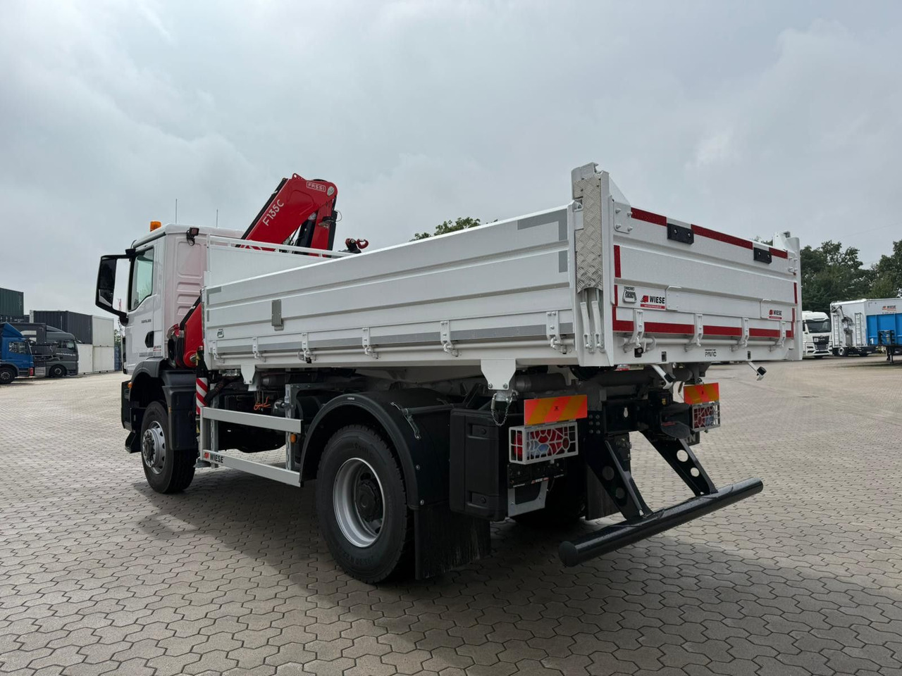 MAN 18.320 4x4 mit Fassi Ladekran Sofort Verfügbar - Камион со кран: слика 3 MAN 18.320 4x4 mit Fassi Ladekran Sofort Verfügbar - Камион со кран: слика 3