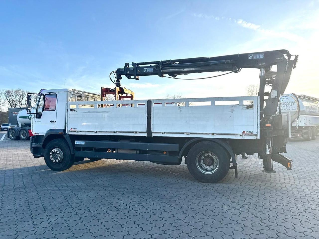 MAN LE 18.280 Pritsche mit HIAB 133 K PRO/HIPRO Kran - Камион со платформа, Камион со кран: слика 5 MAN LE 18.280 Pritsche mit HIAB 133 K PRO/HIPRO Kran - Камион со платформа, Камион со кран: слика 5