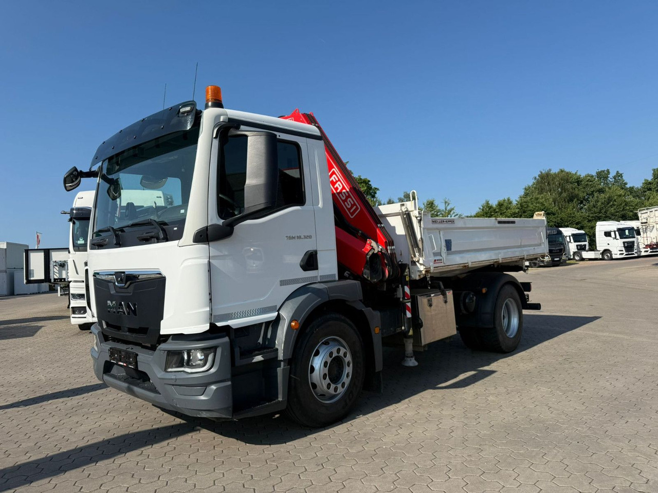 Кипер, Камион со кран MAN TGM 18.320 4x2 BB mit Kran Fassi F135 Kipper: слика 7