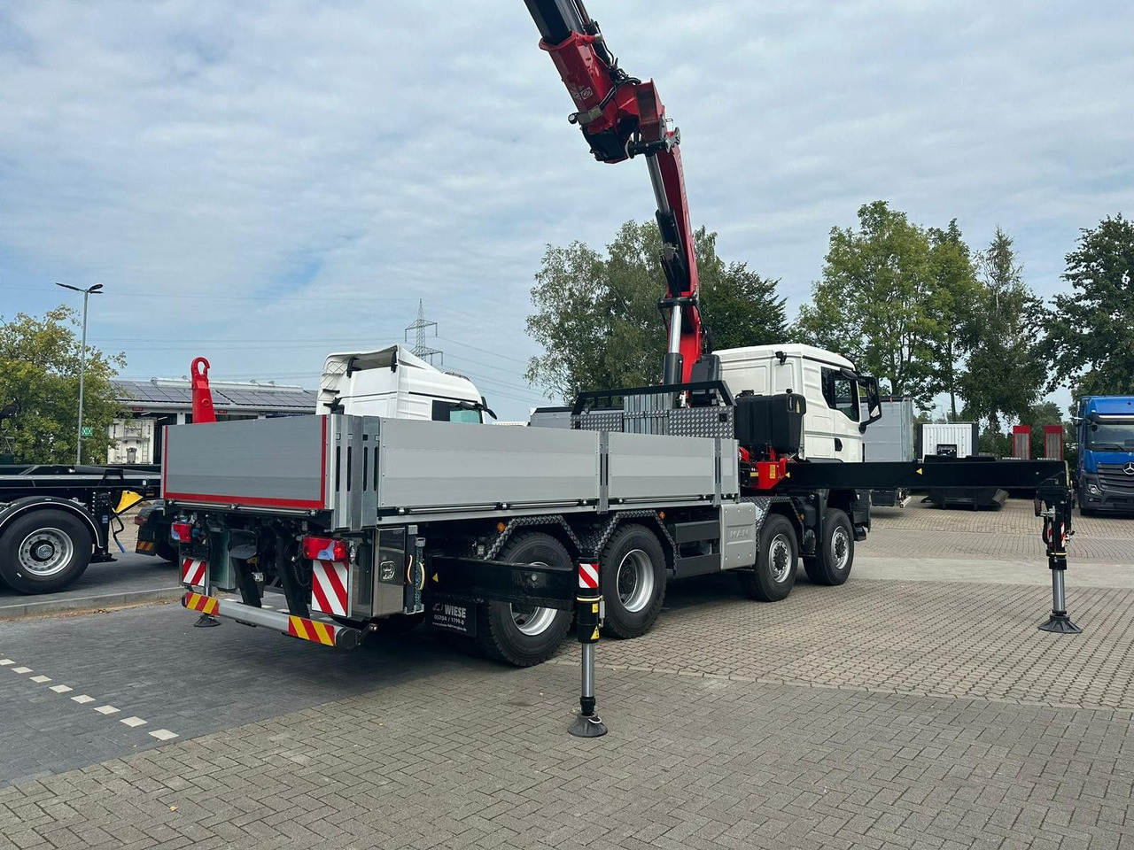 MAN TGS 41.520 8x8 mit Fassi Ladekran F710RA.2.26 - Камион со кран: слика 3 MAN TGS 41.520 8x8 mit Fassi Ladekran F710RA.2.26 - Камион со кран: слика 3