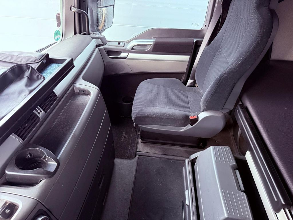 Камион со церада MAN TGX 18.440 LL Volumen LKW mit Staplerhalterung: слика 12